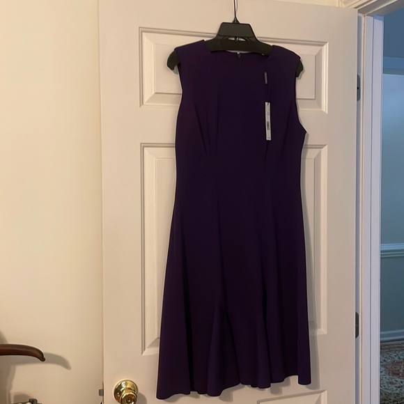 NWT Elie Tahari Lizzie Ponte Flutter Dress. Plum size 12 - Picture 1 of 6